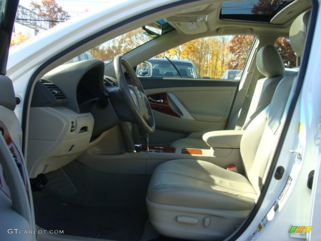 2011 Camry XLE - Super White / Bisque photo #7