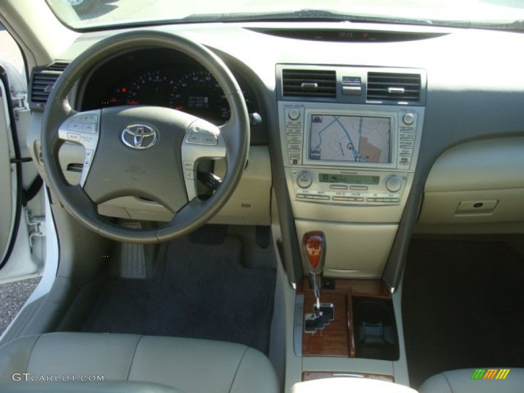 2011 Camry XLE - Super White / Bisque photo #9