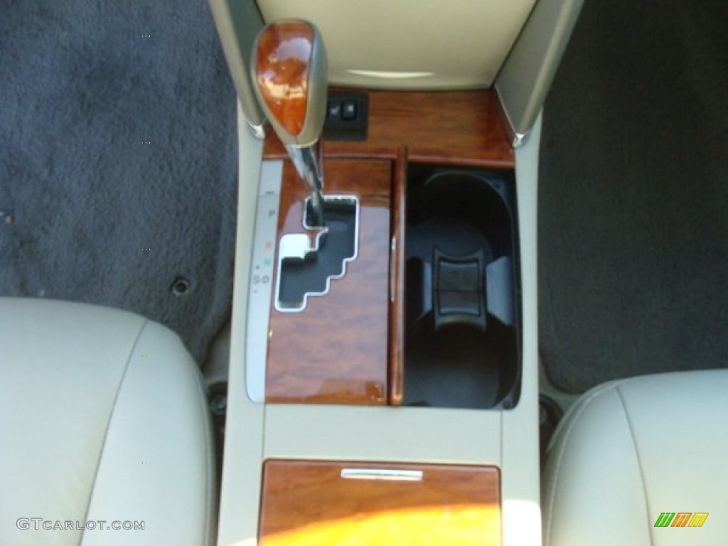 2011 Camry XLE - Super White / Bisque photo #12