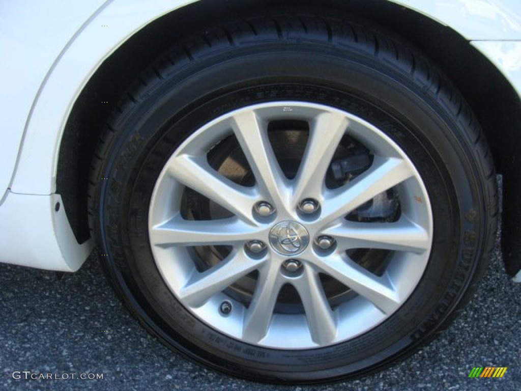 2011 Camry XLE - Super White / Bisque photo #14