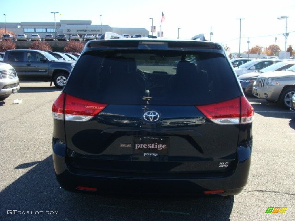 2011 Sienna XLE AWD - South Pacific Blue Pearl / Light Gray photo #5