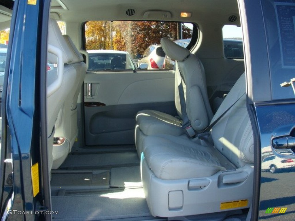 2011 Sienna XLE AWD - South Pacific Blue Pearl / Light Gray photo #13
