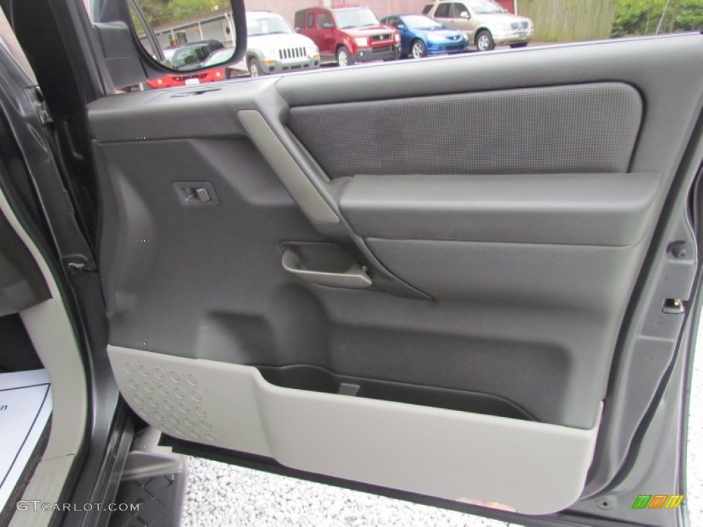 2004 Armada SE 4x4 - Galaxy Metallic / Graphite/Titanium photo #15