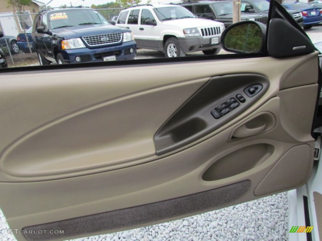2002 Ford Mustang V6 Convertible Door Panel Photos
