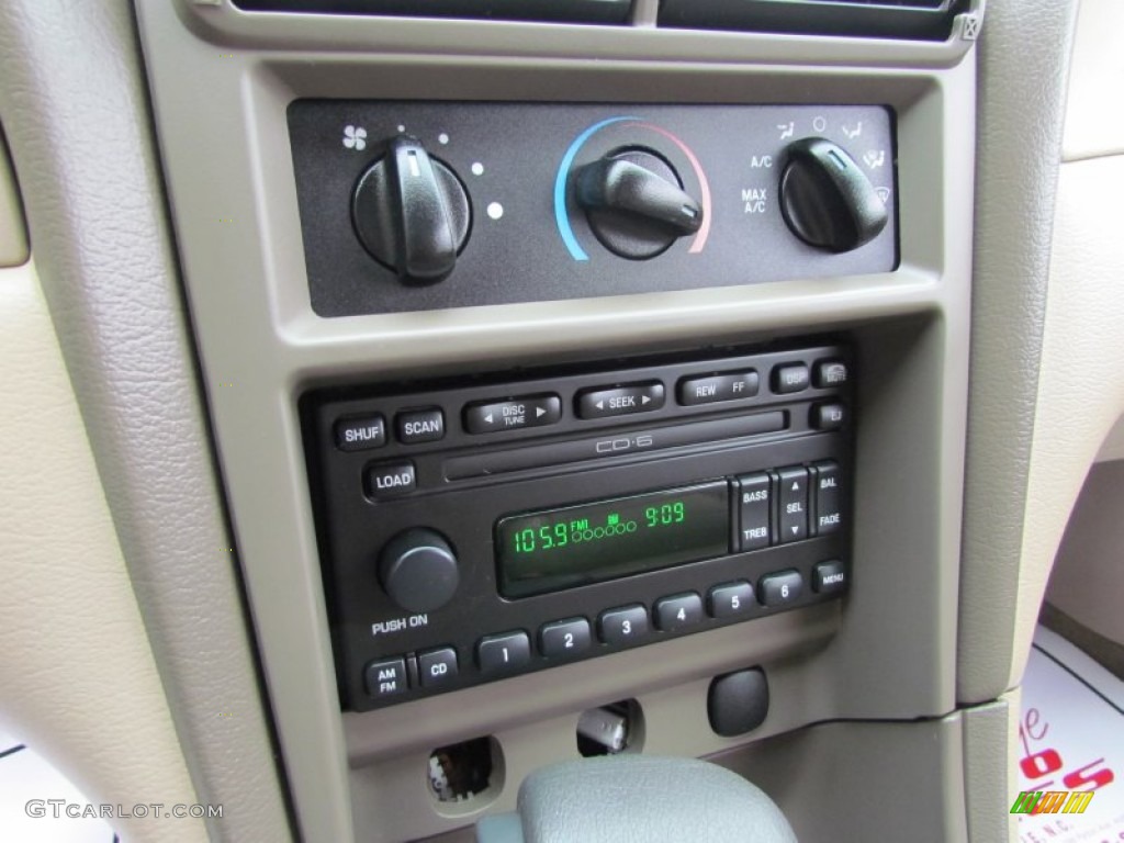 2002 Ford Mustang V6 Convertible Controls Photos