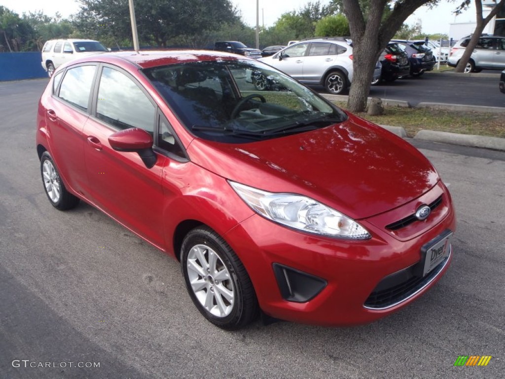 2011 Fiesta SE Hatchback - Red Candy Metallic / Charcoal Black/Blue Cloth photo #1