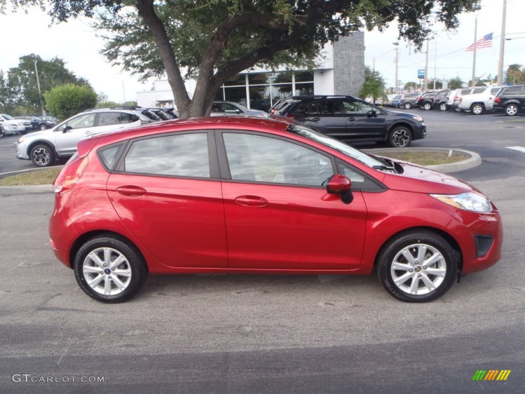 2011 Fiesta SE Hatchback - Red Candy Metallic / Charcoal Black/Blue Cloth photo #6