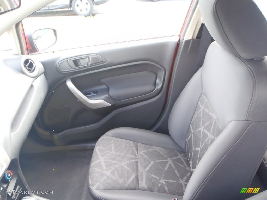 2011 Fiesta SE Hatchback - Red Candy Metallic / Charcoal Black/Blue Cloth photo #16