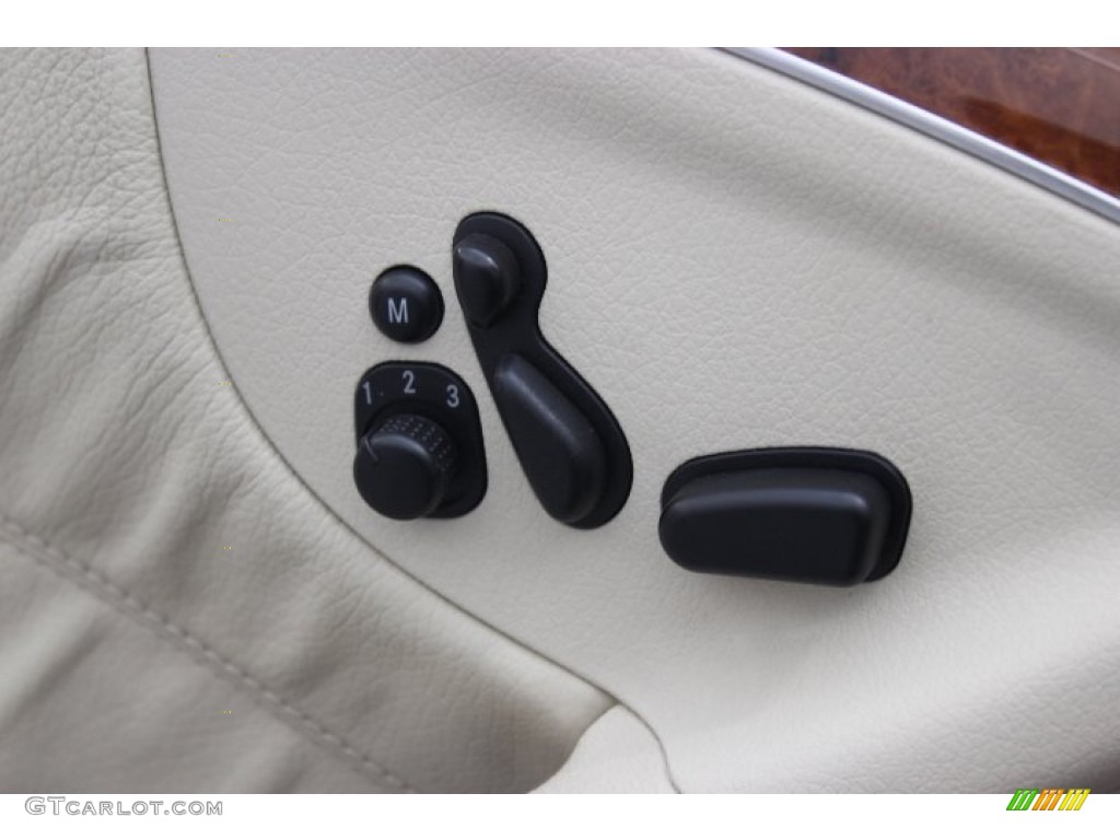 2009 Mercedes-Benz CLK 350 Cabriolet Controls Photos