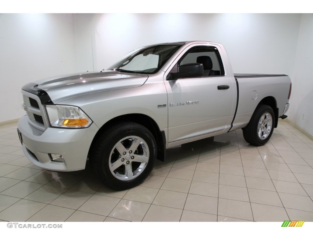 2012 Ram 1500 Express Regular Cab 4x4 - Bright Silver Metallic / Dark Slate Gray/Medium Graystone photo #3