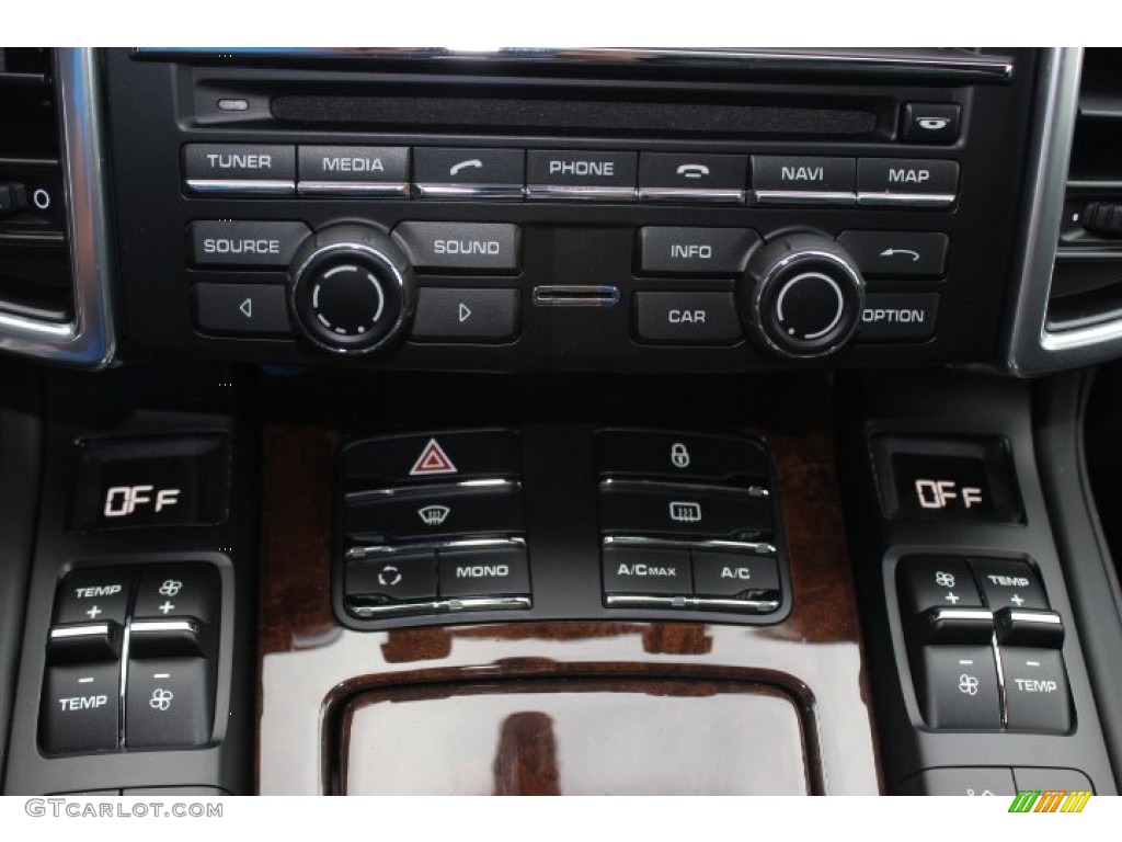 2014 Porsche Cayenne Turbo S Controls Photo #87577918