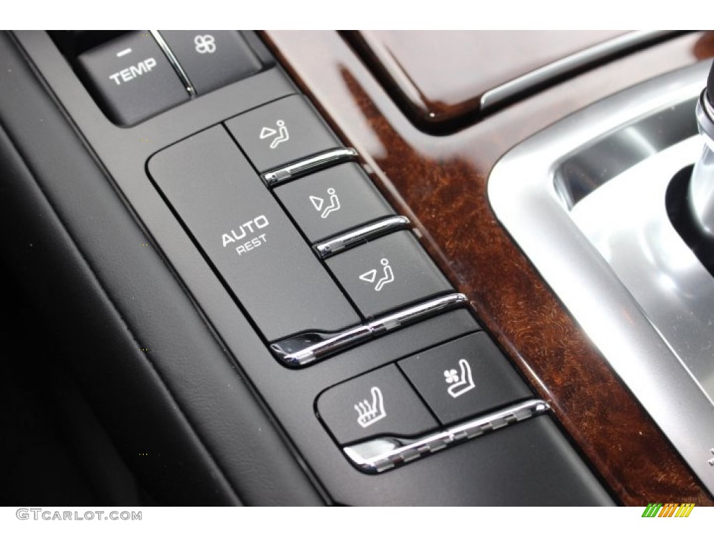 2014 Porsche Cayenne Turbo S Controls Photo #87577933