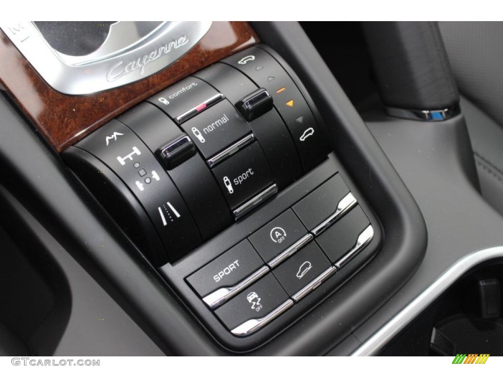 2014 Porsche Cayenne Turbo S Controls Photo #87577954