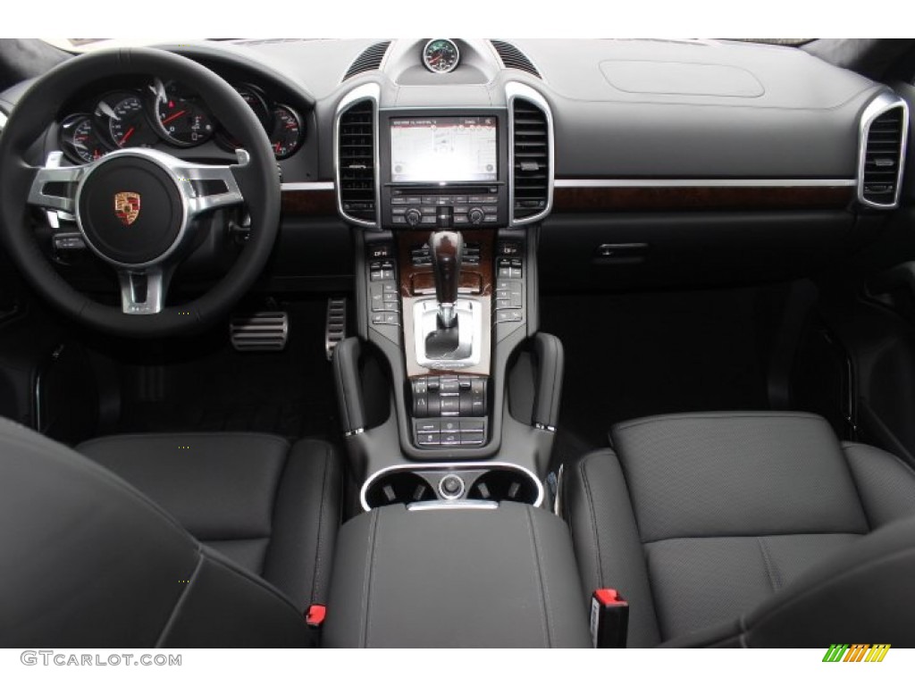 2014 Porsche Cayenne Turbo S Black Dashboard Photo #87578119