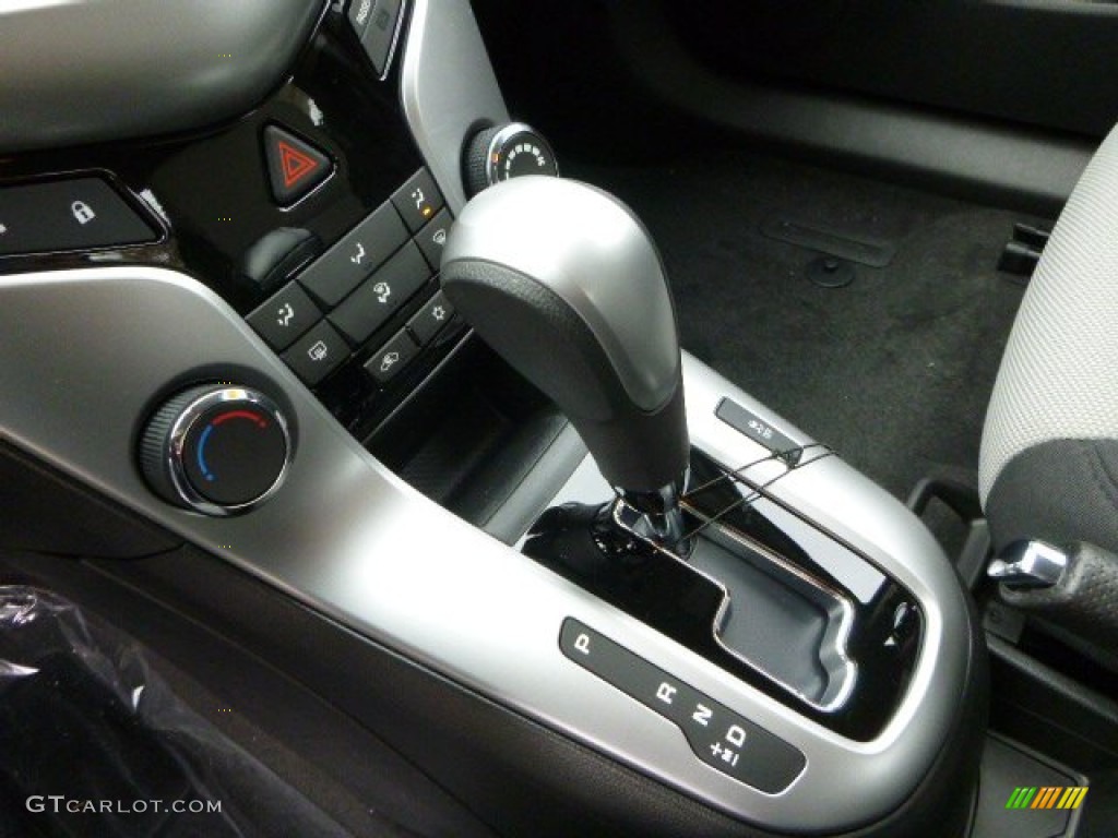 2014 Cruze LS - Rainforest Green Metallic / Jet Black/Medium Titanium photo #15