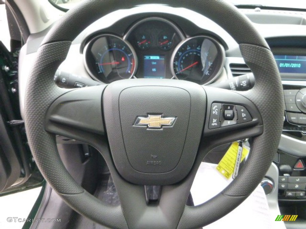 2014 Cruze LS - Rainforest Green Metallic / Jet Black/Medium Titanium photo #17