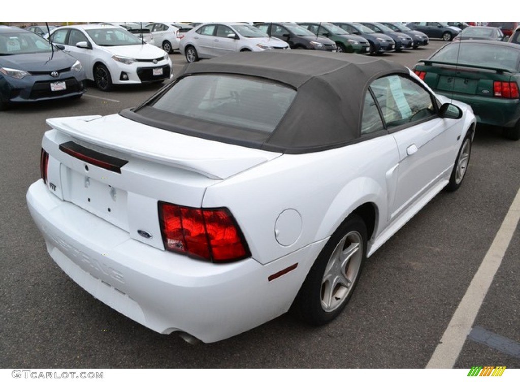 2000 Mustang GT Convertible - Crystal White / Medium Graphite photo #2
