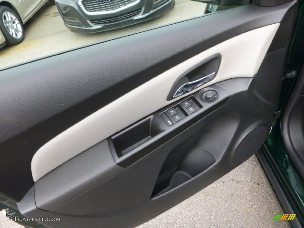 2014 Cruze LS - Rainforest Green Metallic / Jet Black/Medium Titanium photo #14
