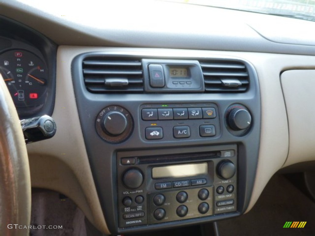 2000 Honda Accord EX-L Sedan Controls Photo #87582547