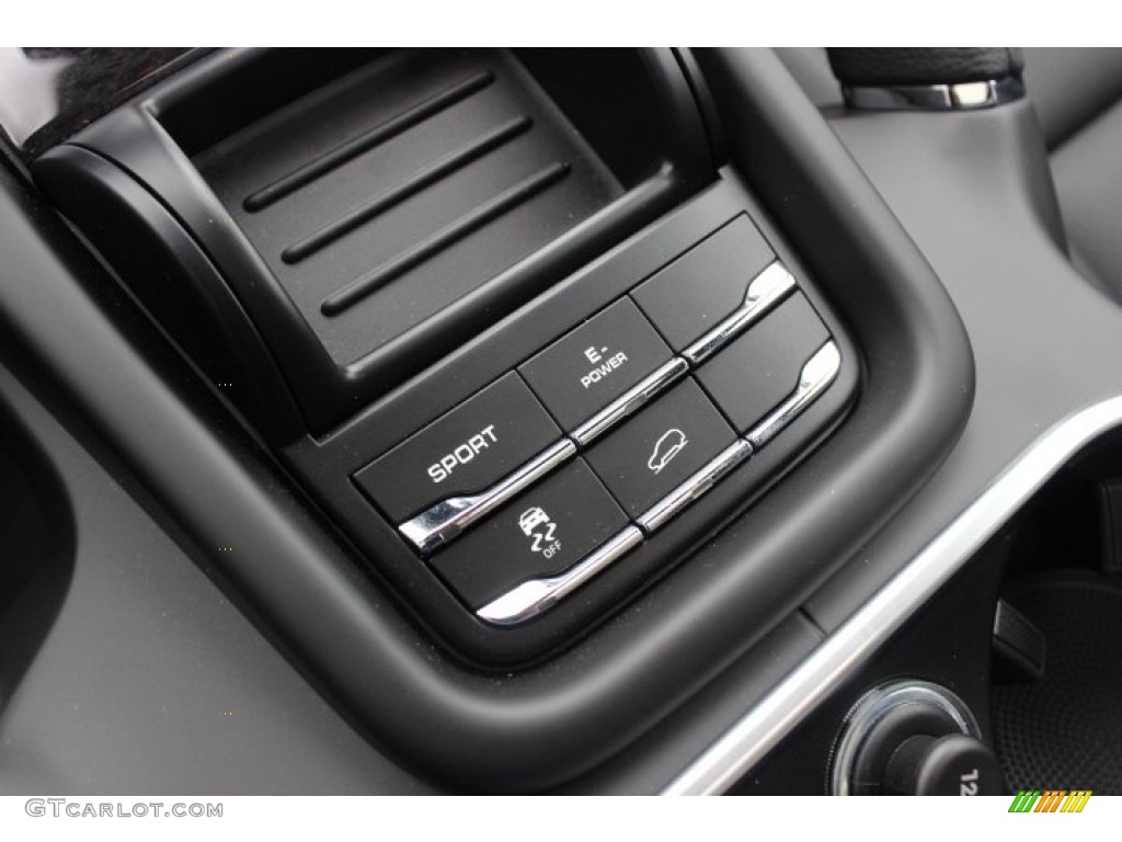 2013 Porsche Cayenne S Hybrid Controls Photo #87582976