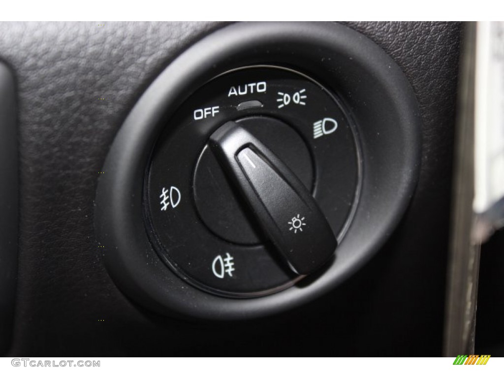 2013 Porsche Cayenne S Hybrid Controls Photo #87583045