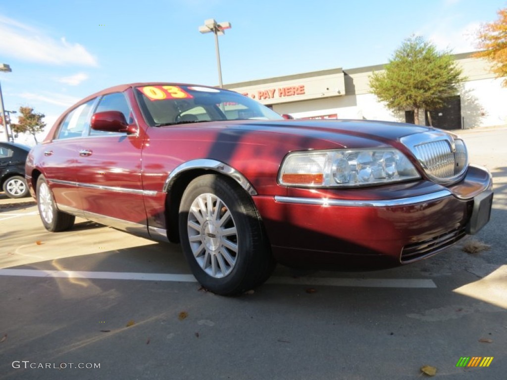 2003 Town Car Executive - Autumn Red Metallic / Medium Dark Parchment/Light Parchment photo #4