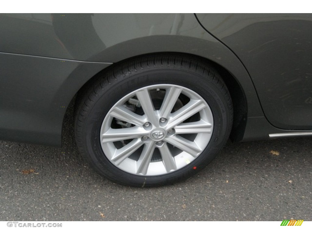 2014 Camry Hybrid XLE - Magnetic Gray Metallic / Ash photo #9