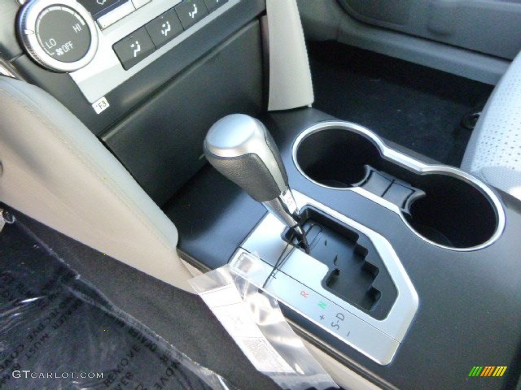 2014 Camry LE - Super White / Ash photo #16