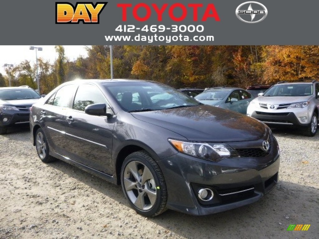 2014 Camry SE - Magnetic Gray Metallic / Black photo #1