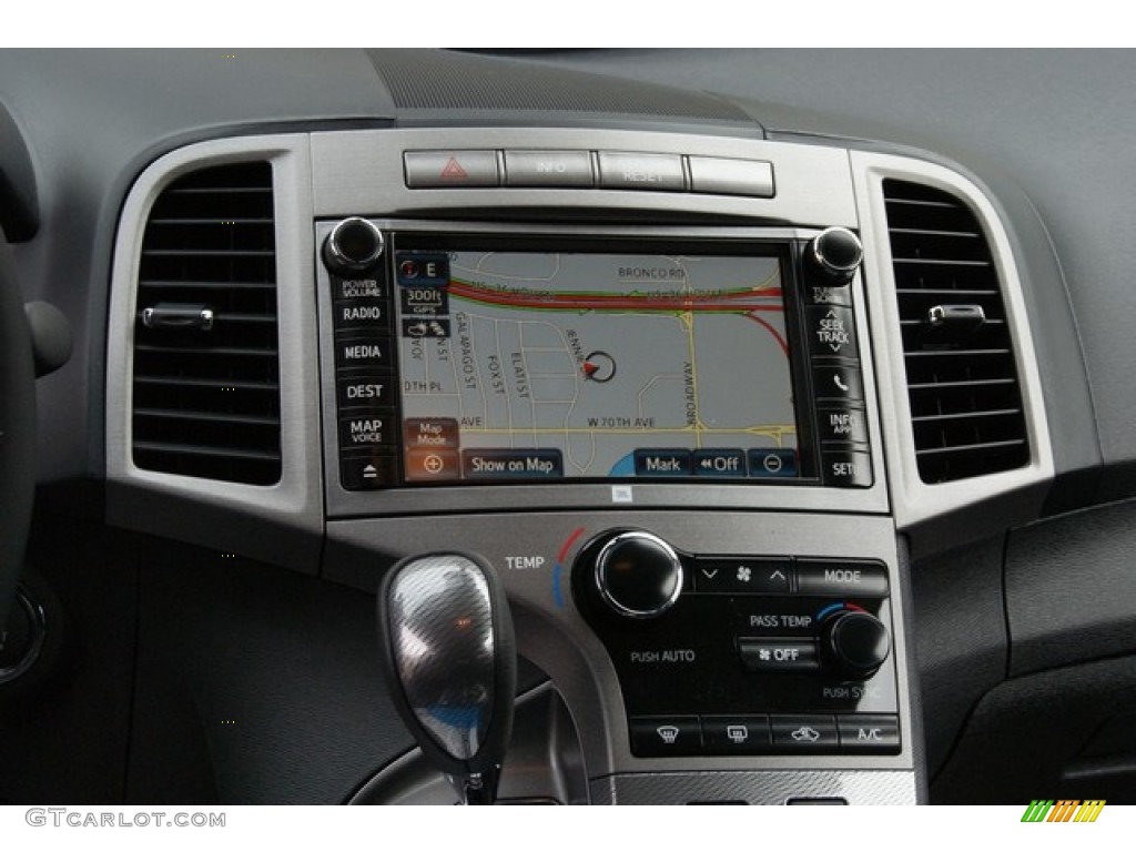 2014 Toyota Venza Limited AWD Controls Photos