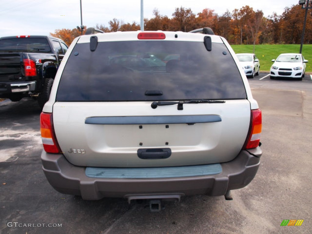 2003 Grand Cherokee Laredo - Light Pewter Metallic / Taupe photo #6