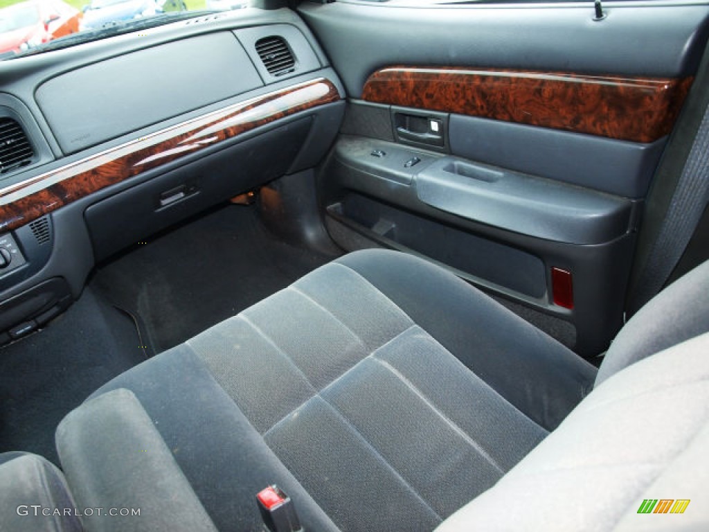 2004 Grand Marquis GS - Silver Birch Metallic / Dark Charcoal photo #13