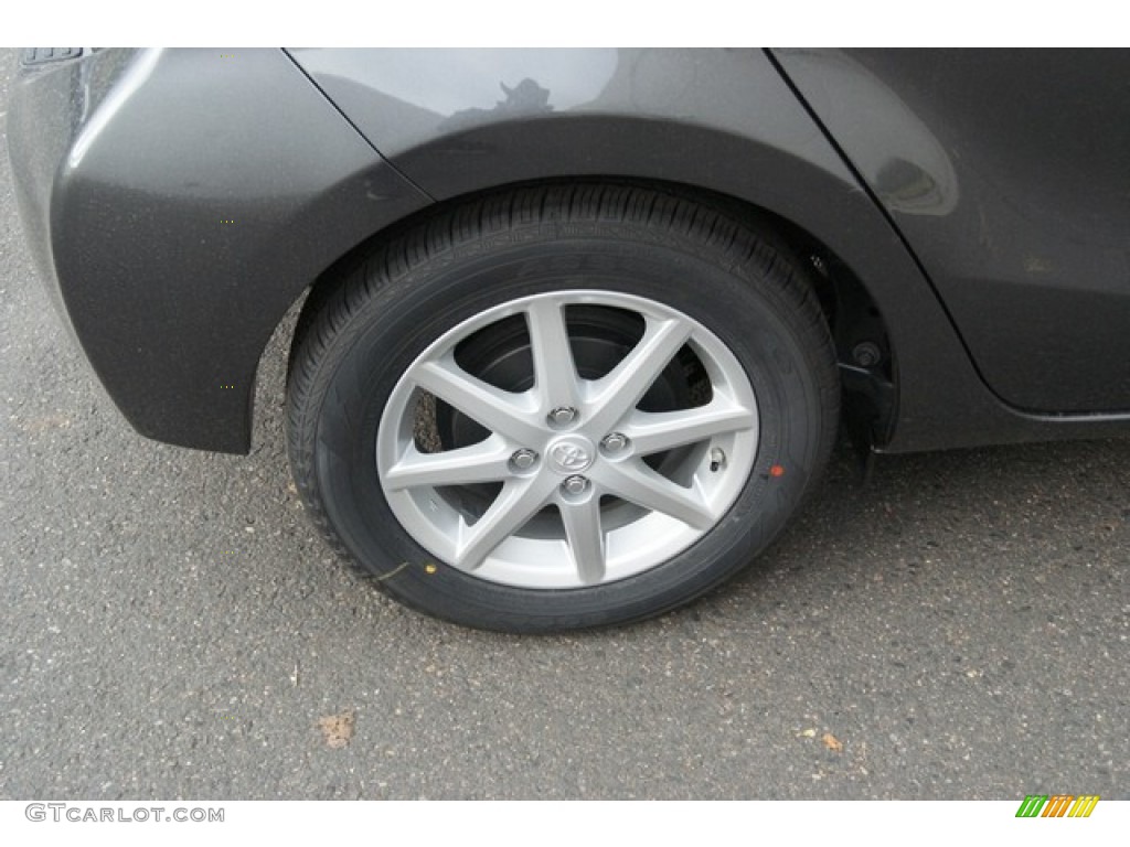 2013 Toyota Prius c Hybrid Four Wheel Photos