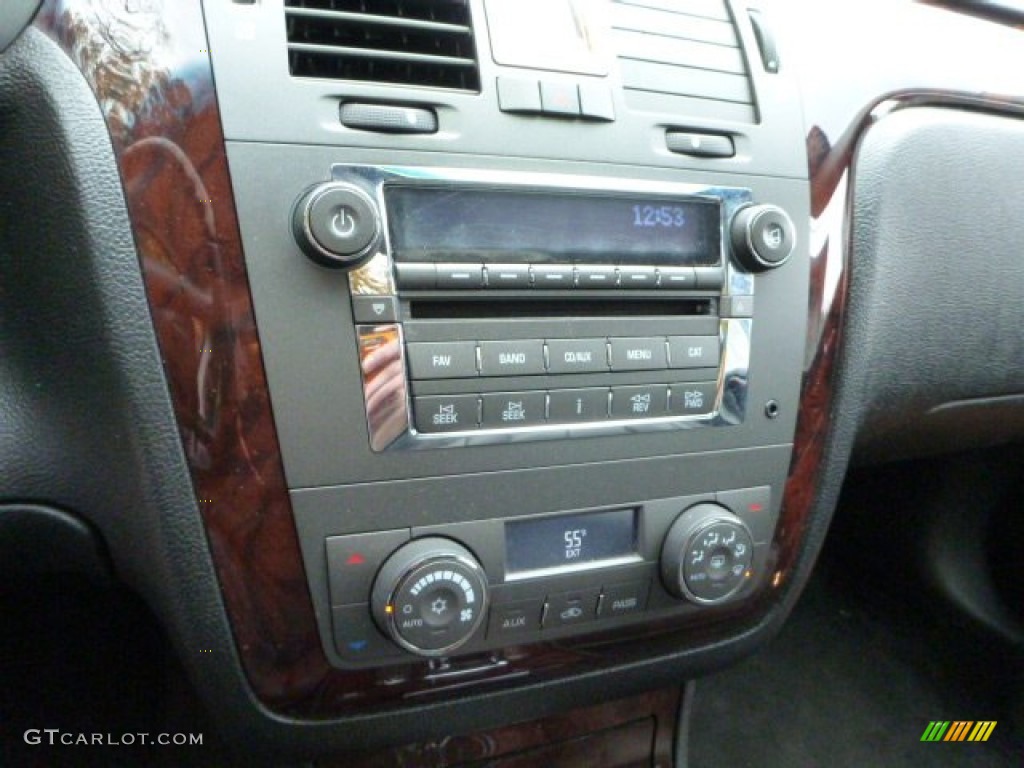2009 Cadillac DTS Standard DTS Model Controls Photo #87593725