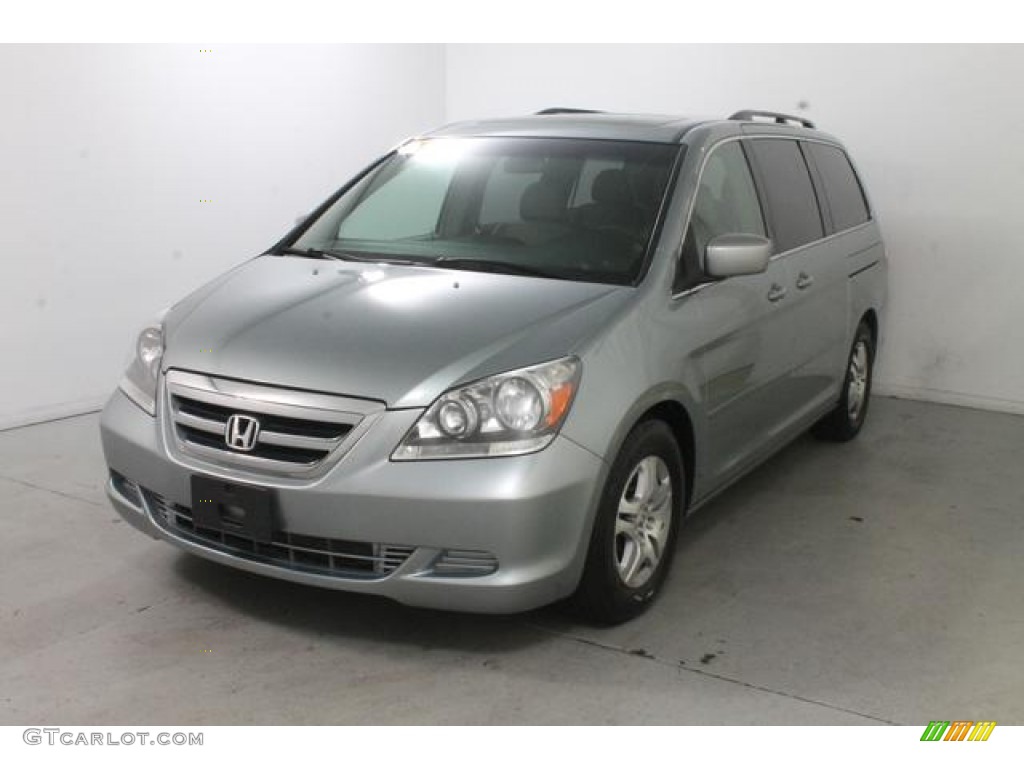 Silver Pearl Metallic Honda Odyssey