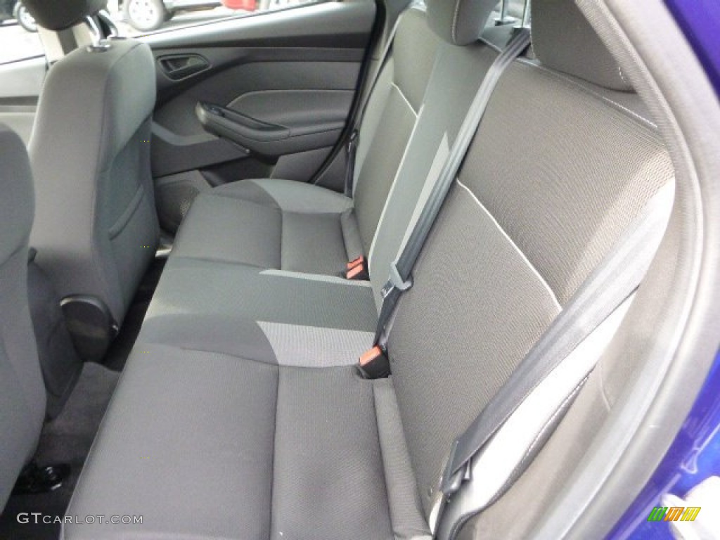 2012 Focus SE Sedan - Sonic Blue Metallic / Charcoal Black photo #9