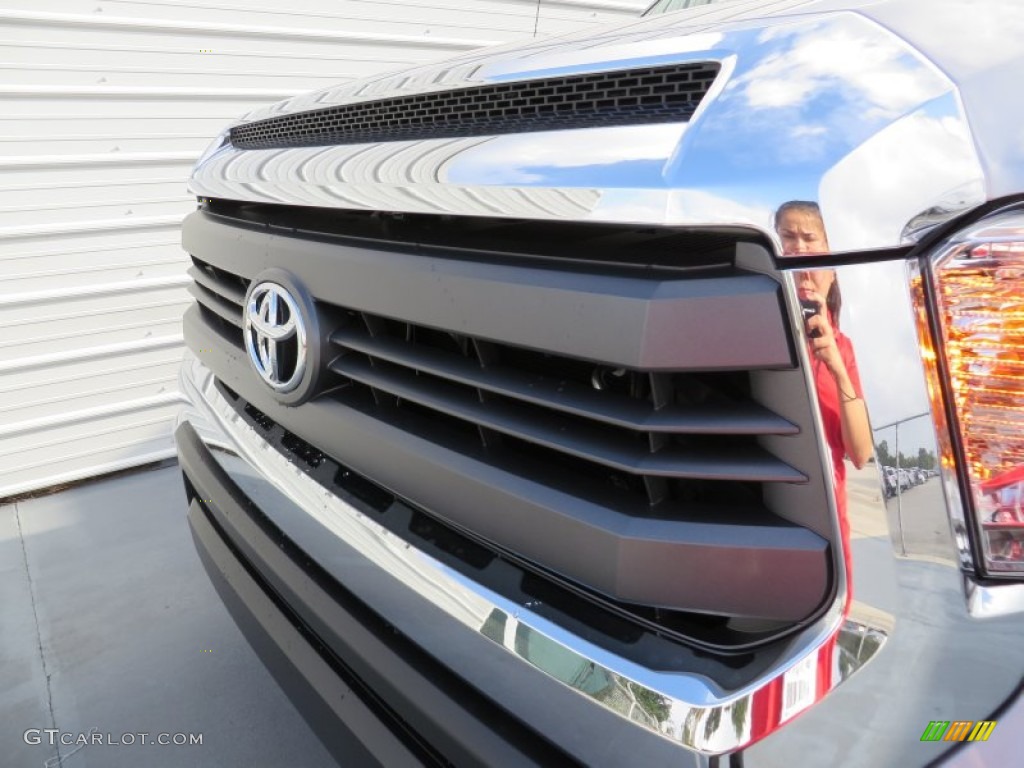 2014 Tundra TSS CrewMax - Silver Sky Metallic / Graphite photo #11