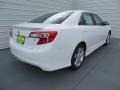 2014 Super White Toyota Camry SE  photo #4