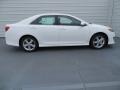 Super White - Camry SE Photo No. 3