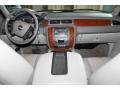 Summit White - Suburban 1500 LT Photo No. 28