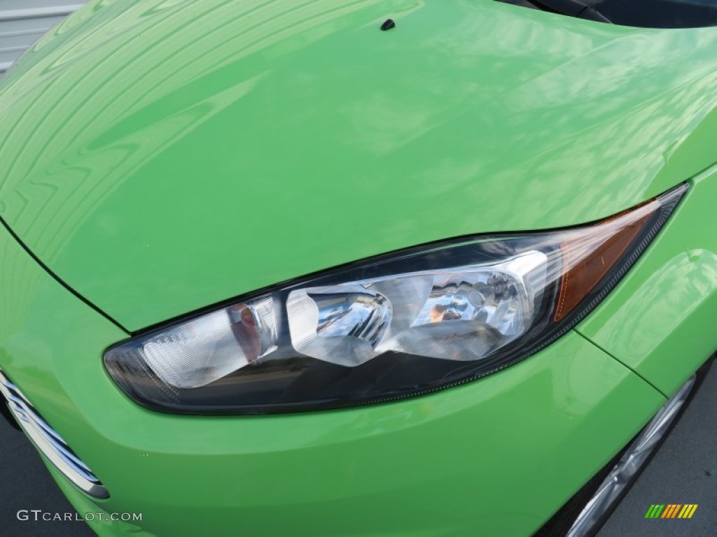 2014 Fiesta SE Hatchback - Green Envy / Charcoal Black photo #9