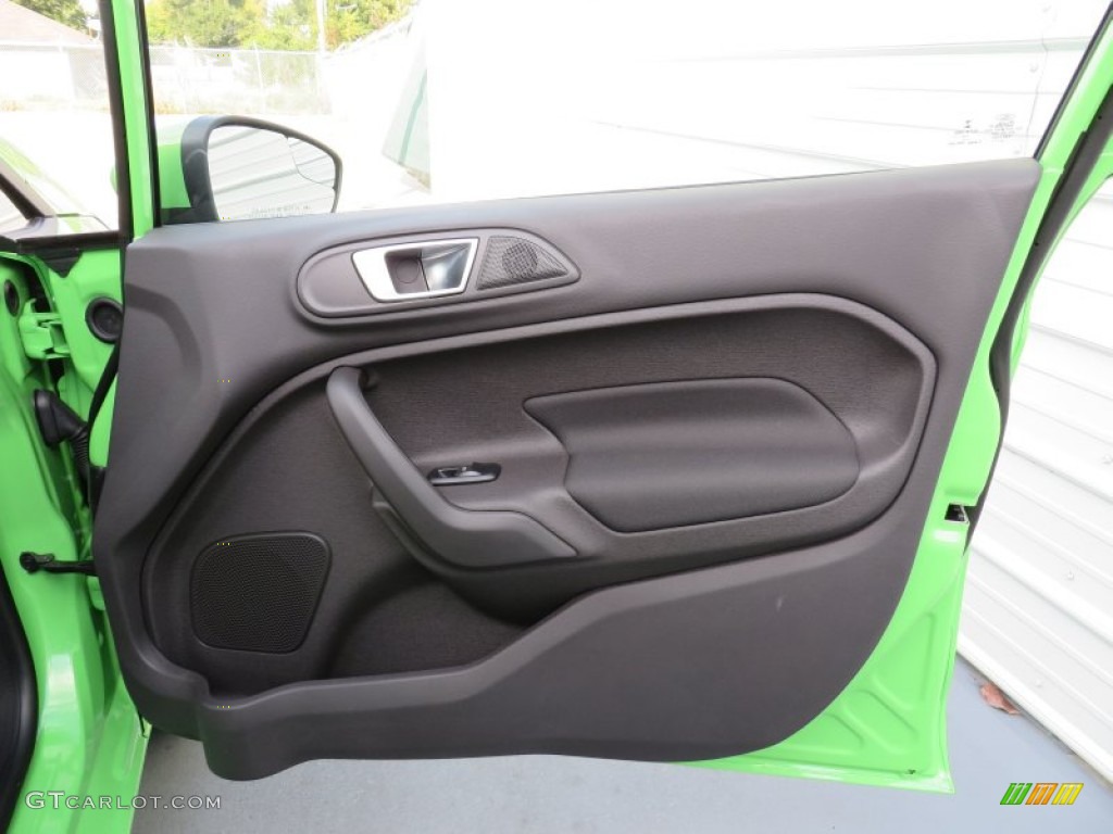 2014 Ford Fiesta SE Hatchback Charcoal Black Door Panel Photo #87602765