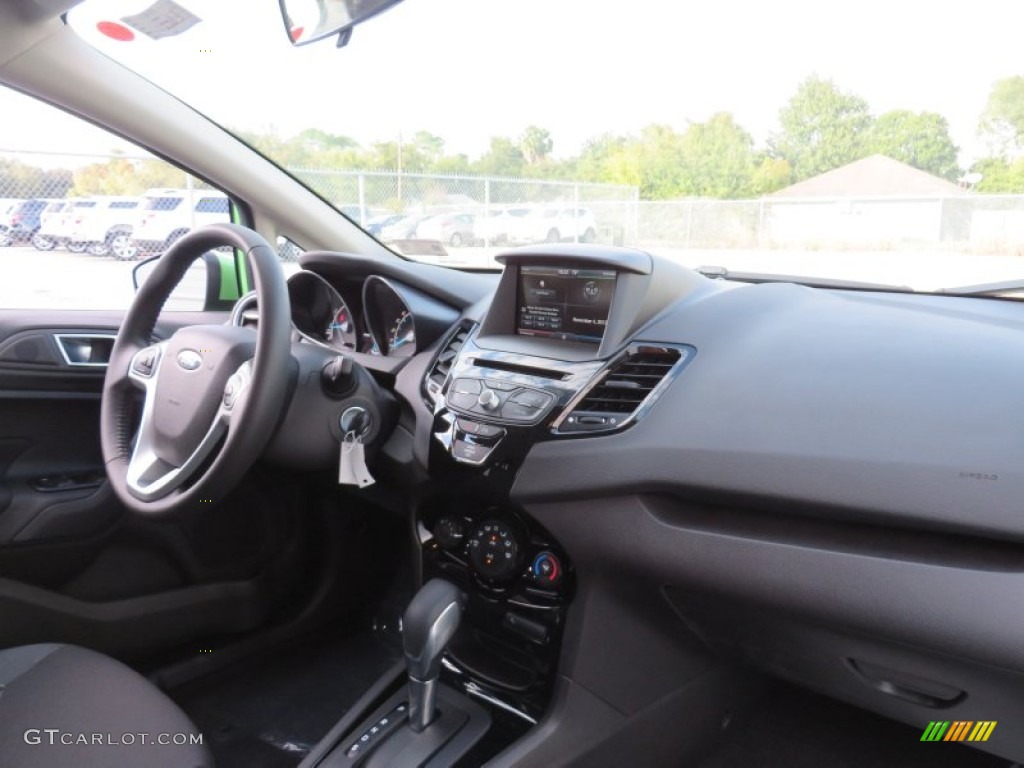 2014 Ford Fiesta SE Hatchback Charcoal Black Dashboard Photo #87602785