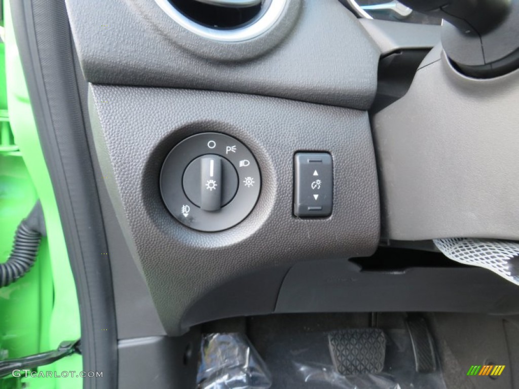 2014 Fiesta SE Hatchback - Green Envy / Charcoal Black photo #34