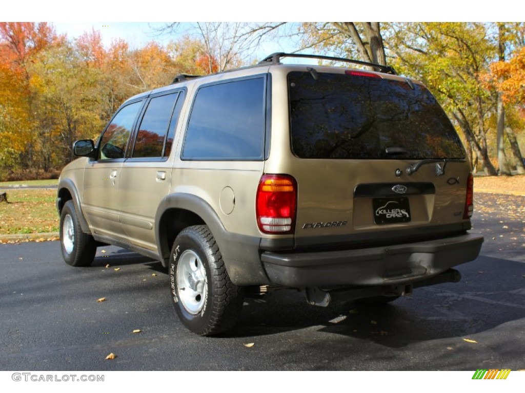 2000 Explorer XLS 4x4 - Harvest Gold Metallic / Medium Prairie Tan photo #5