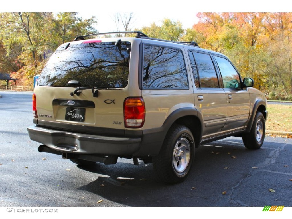 2000 Explorer XLS 4x4 - Harvest Gold Metallic / Medium Prairie Tan photo #9