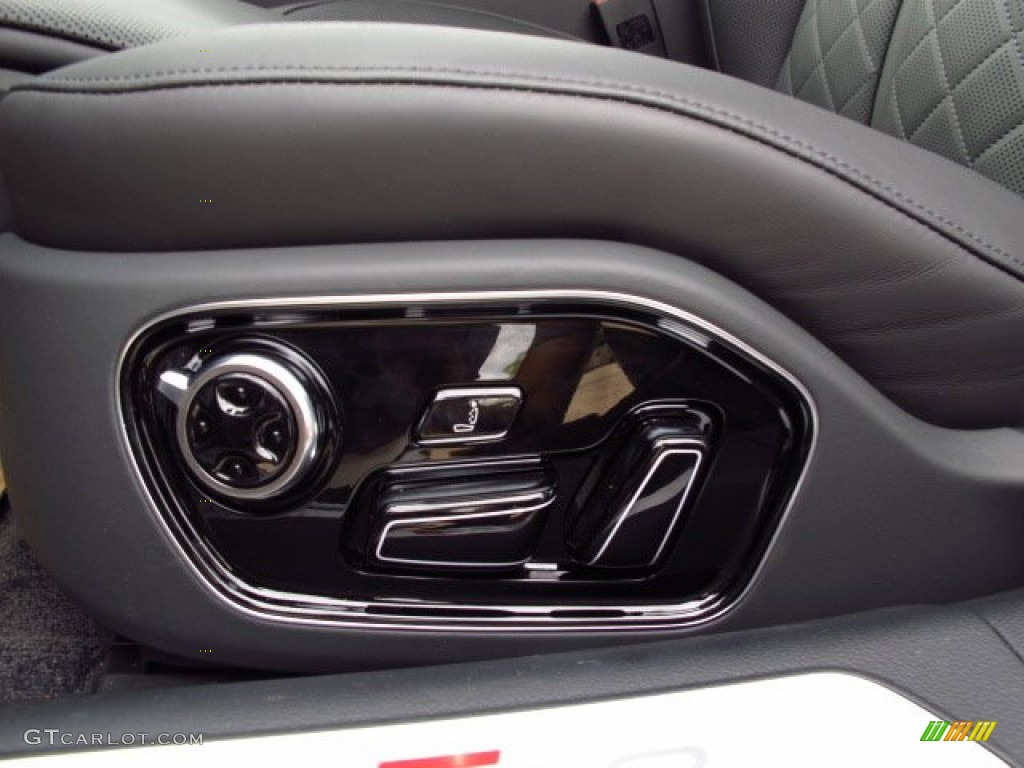 2014 Audi S8 quattro S Controls Photo #87607366