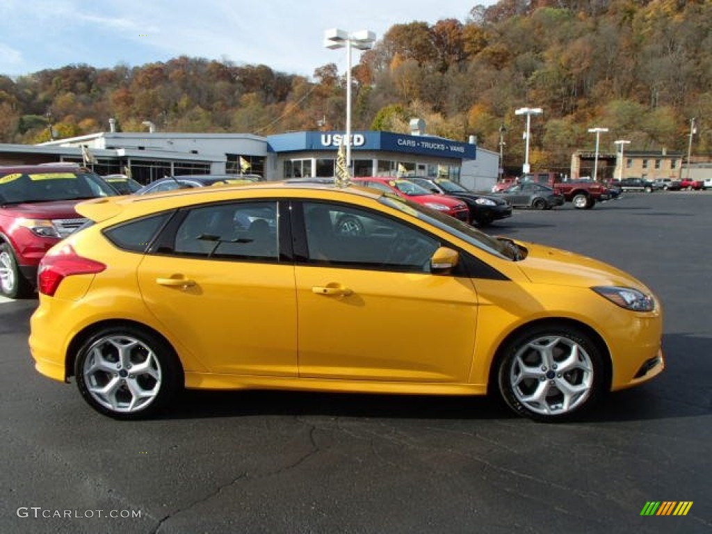 Tangerine Scream Tri-Coat Ford Focus