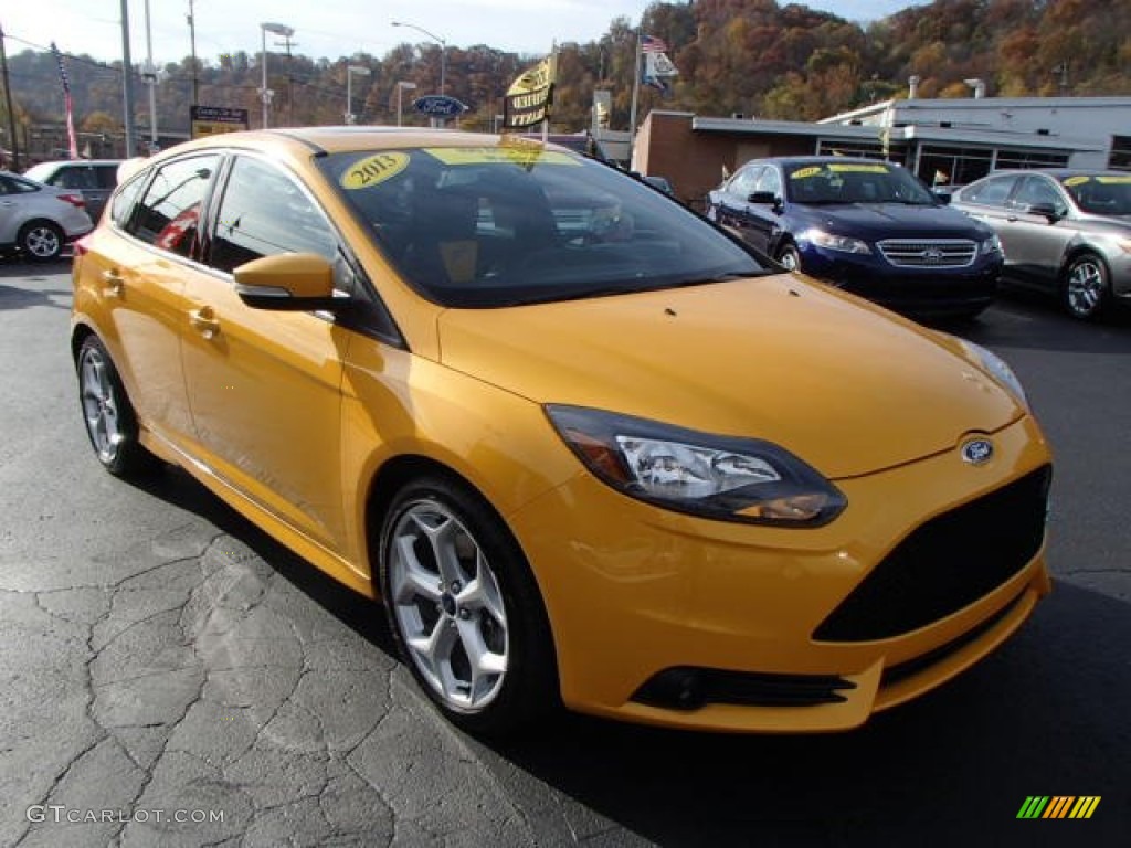 2013 Focus ST Hatchback - Tangerine Scream Tri-Coat / ST Tangerine Scream Recaro Seats photo #2