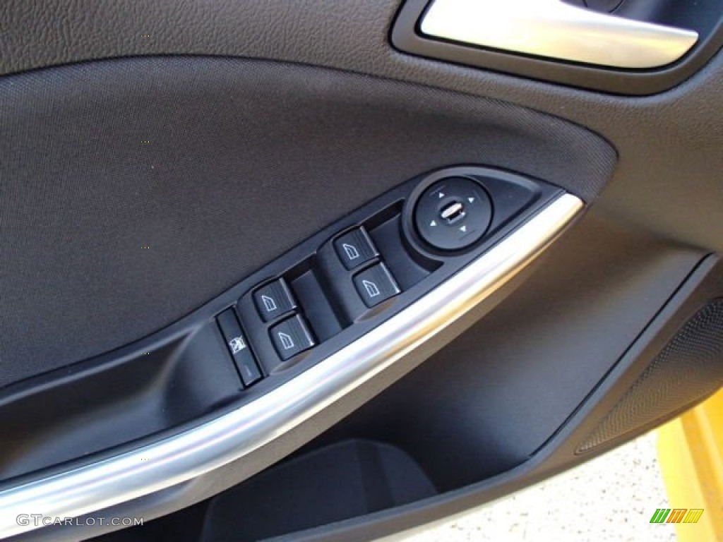 2014 Ford Focus ST Hatchback Controls Photo #87609520